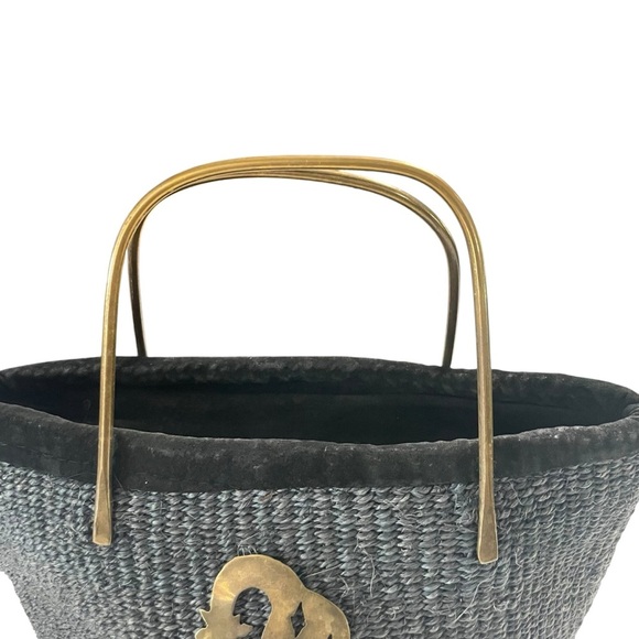 Handmade Black Woven Tote with Brass Giraffe Accent & Double Handles - Picture 4 of 11